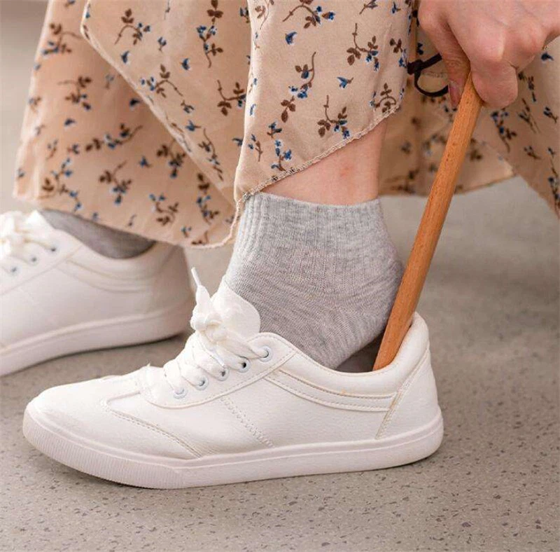 bamboo Shoe Helper with Hanging Rope